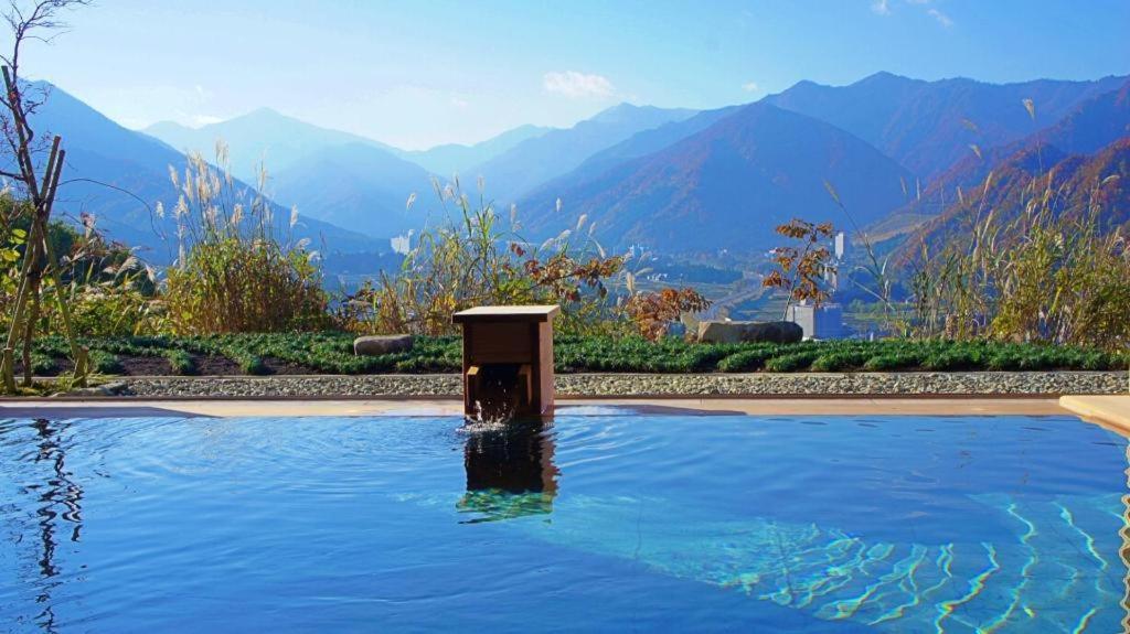 Sierra Resort Yuzawa Юдзава Екстер'єр фото